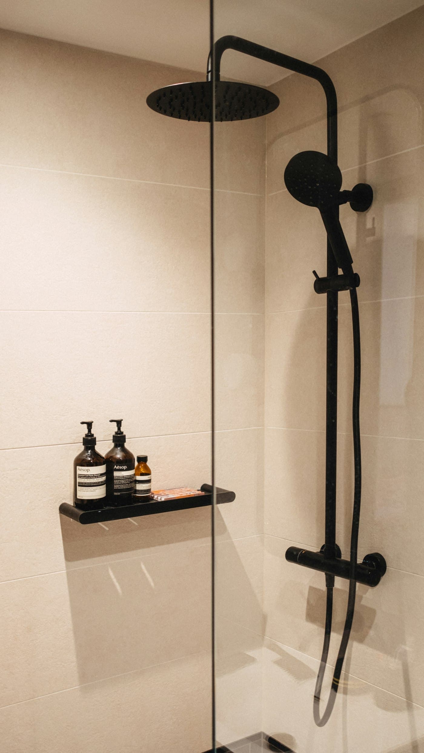 Pose de receveur de douche extra-plat